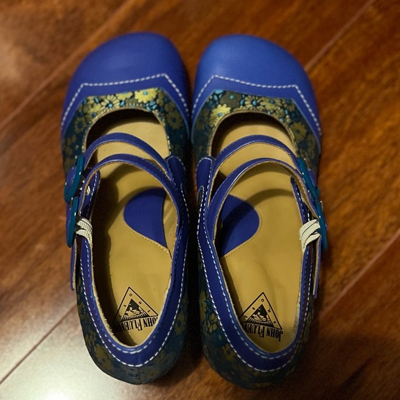 New in box Fluevog Marcello Mary Janes size 7 - Picture 4 of 5